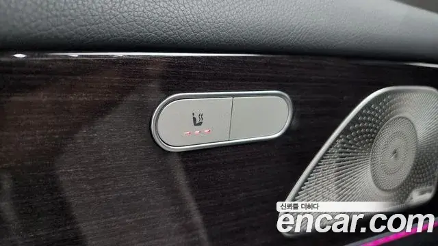 Mercedes-Benz GLE-Class 2023 — Photo 38/39