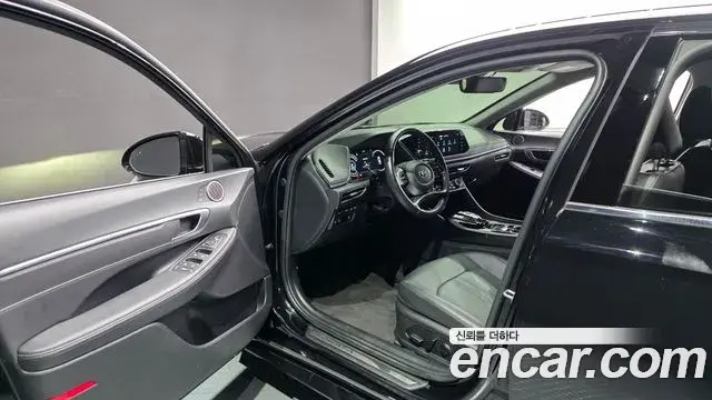 Hyundai Sonata Hybrid 2023 — Şəkil 10/20
