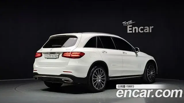 Mercedes-Benz GLC-Class 2019 — Şəkil 6/34