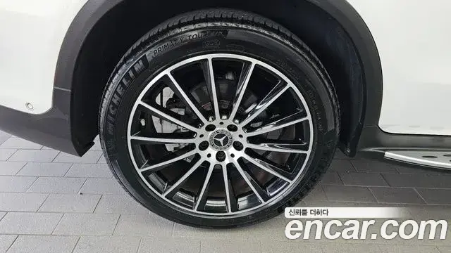 Mercedes-Benz GLC-Class 2019 — Şəkil 7/34