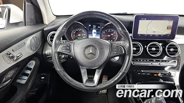 Mercedes-Benz GLC-Class 2019 — Şəkil 8/34