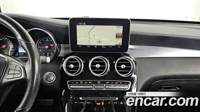 Mercedes-Benz GLC-Class 2019 — Şəkil 21/34
