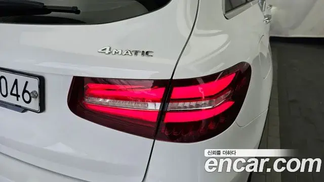 Mercedes-Benz GLC-Class 2019 — Şəkil 23/34