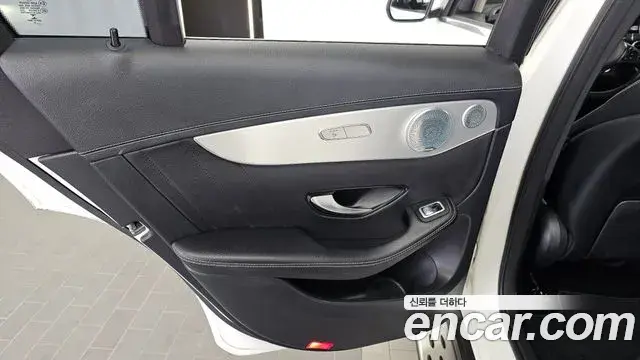 Mercedes-Benz GLC-Class 2019 — Şəkil 24/34