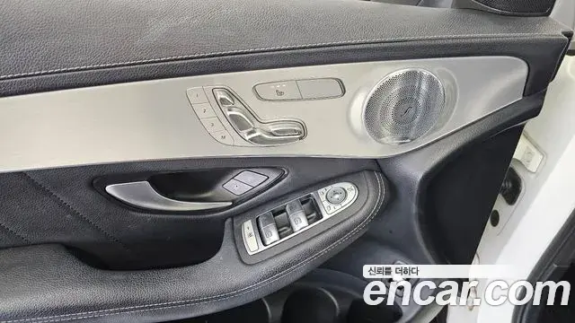 Mercedes-Benz GLC-Class 2019 — Şəkil 31/34