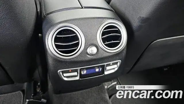 Mercedes-Benz GLC-Class 2019 — Şəkil 26/34