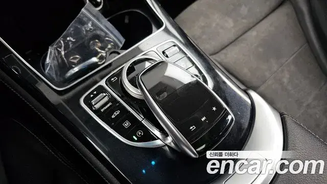Mercedes-Benz GLC-Class 2019 — Şəkil 10/34