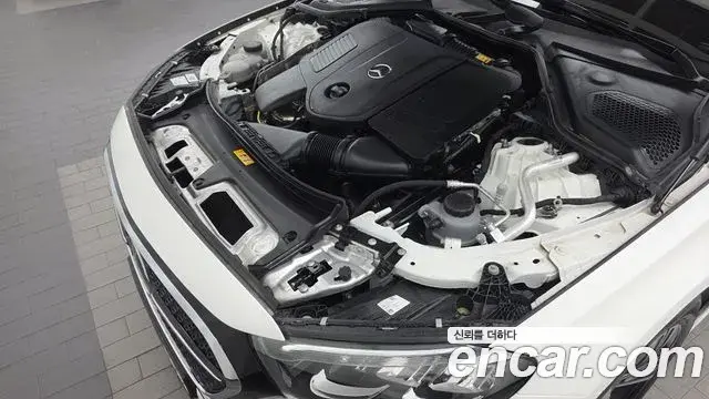 Mercedes-Benz E-Class 2025 — Фото 6/20