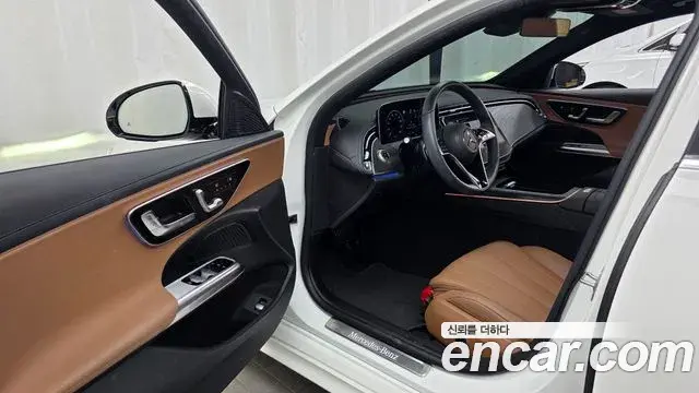 Mercedes-Benz E-Class 2025 — Фото 10/20