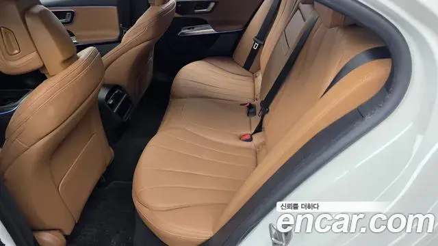 Mercedes-Benz E-Class 2025 — Photo 25/30