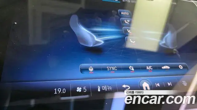 Mercedes-Benz E-Class 2025 — Photo 26/30