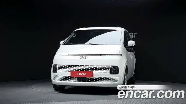Hyundai Staria 2023 — Фото 3/20