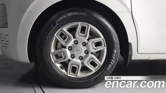 Hyundai Staria 2023 — Фото 5/20