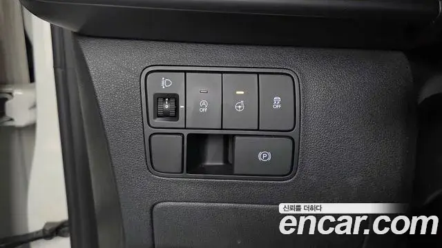 Hyundai Staria 2023 — Фото 18/20