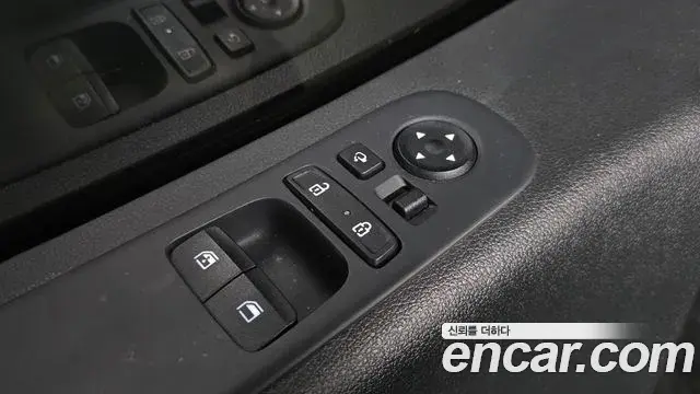 Hyundai Staria 2023 — Фото 19/20
