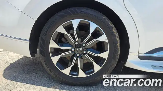 Kia Carnival 2021 — Фото 5/20