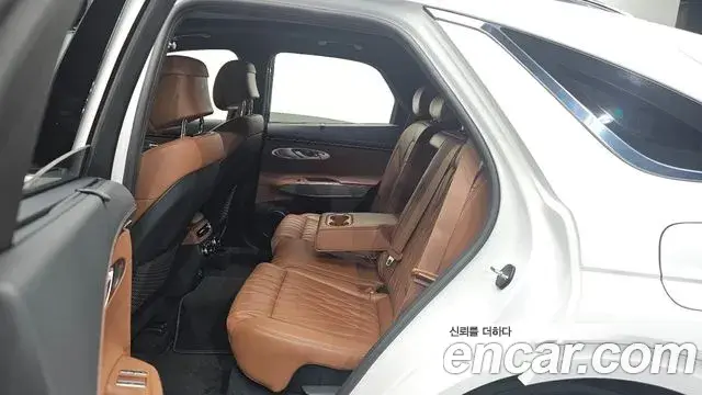 Genesis GV70 2021 — ფოტო 29/30
