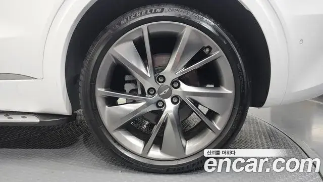Genesis GV70 2021 — ფოტო 20/30