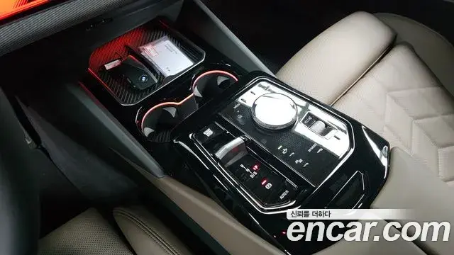 BMW 5 Series 2025 — Фото 9/20