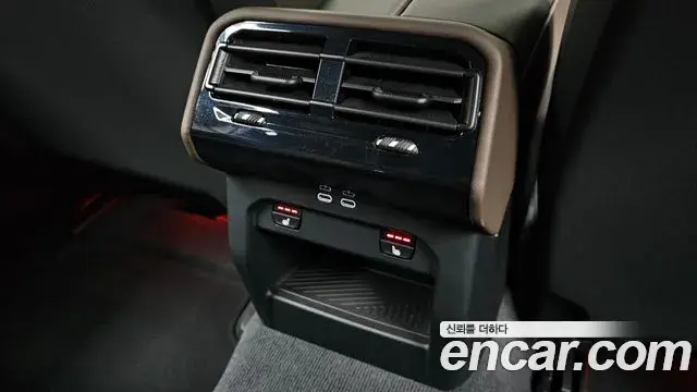 BMW 5 Series 2025 — ფოტო 31/32