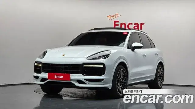 Porsche Cayenne 2019 — Photo 2/37