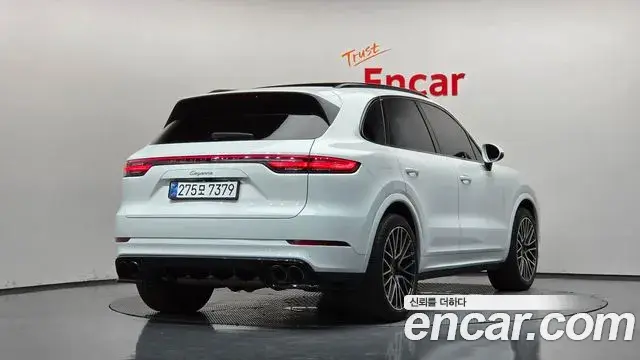 Porsche Cayenne 2019 — Photo 33/37