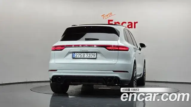 Porsche Cayenne 2019 — Photo 10/37