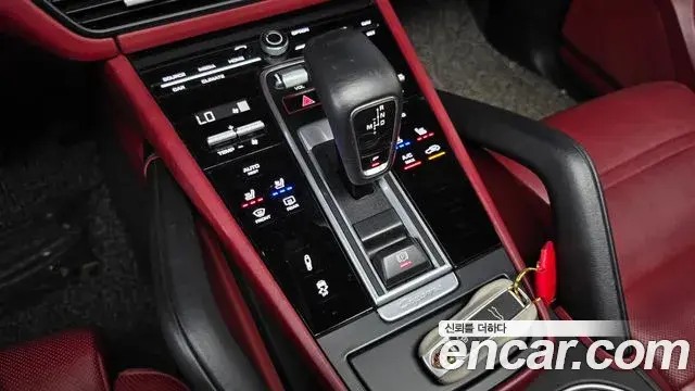 Porsche Cayenne 2019 — Photo 20/37