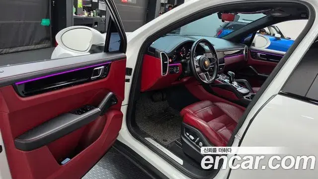 Porsche Cayenne 2019 — Photo 32/37