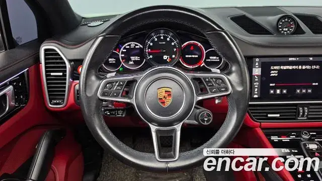 Porsche Cayenne 2019 — Photo 21/37