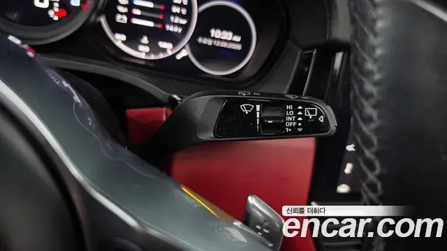 Porsche Cayenne 2019 — Photo 7/37