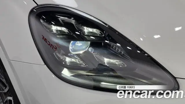 Porsche Cayenne 2019 — Photo 24/37