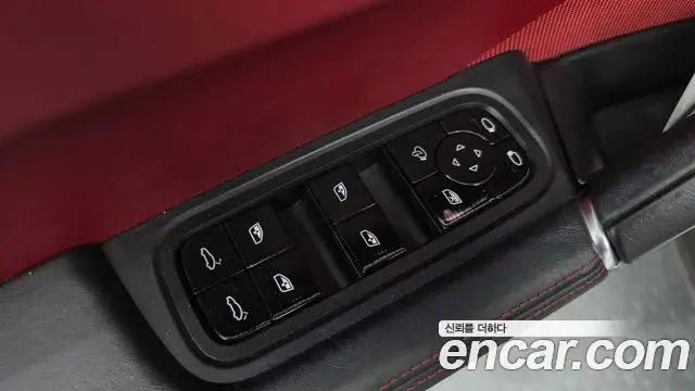 Porsche Cayenne 2019 — Photo 25/37