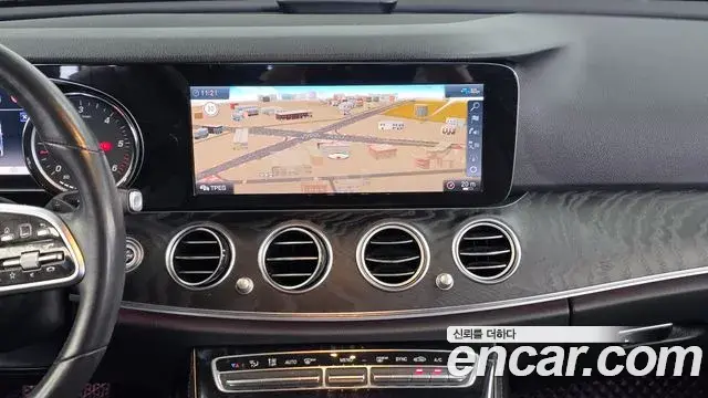 Mercedes-Benz E-Class 2020 — Photo 20/20