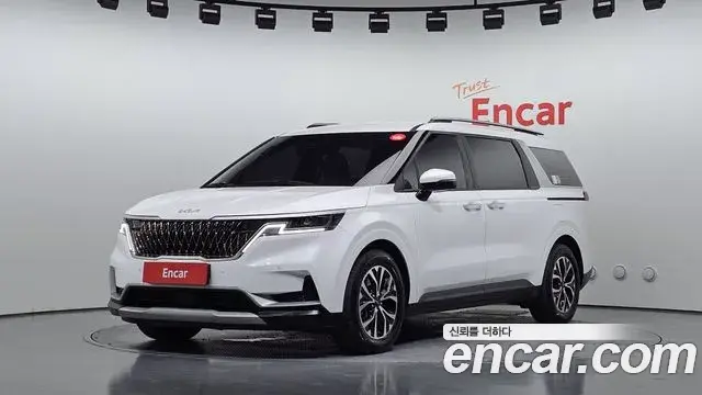 Kia Carnival 2023 — Photo 15/31