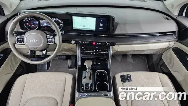 Kia Carnival 2023 — Photo 25/31