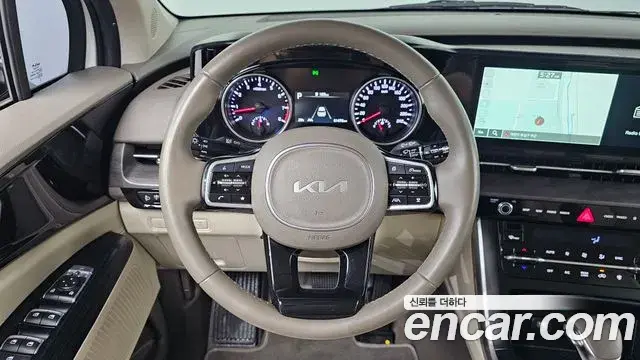 Kia Carnival 2023 — Photo 20/31