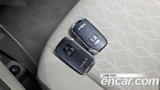 Kia Carnival 2023 — Photo 11/31