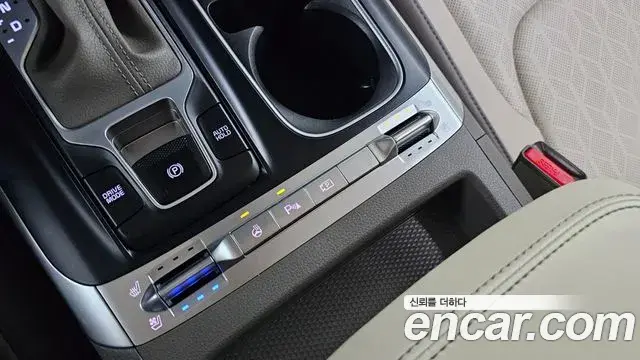 Kia Carnival 2023 — Photo 13/31