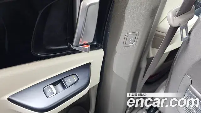Kia Carnival 2023 — Photo 21/31