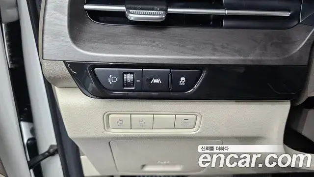Kia Carnival 2023 — Photo 26/31
