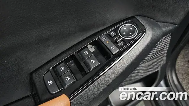 Kia Seltos 2024 — ფოტო 31/31
