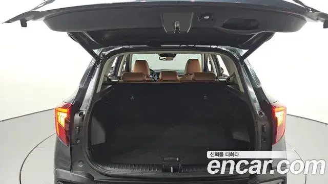 Kia Seltos 2024 — ფოტო 8/31