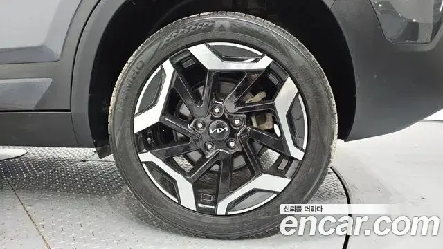 Kia Seltos 2024 — ფოტო 23/31