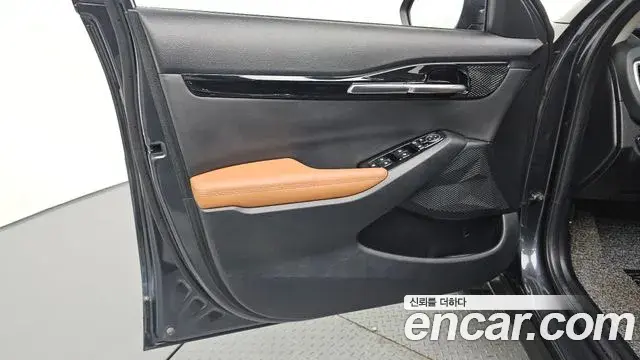 Kia Seltos 2024 — ფოტო 13/31