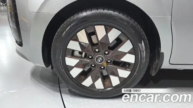 Hyundai Staria 2021 — Photo 11/33