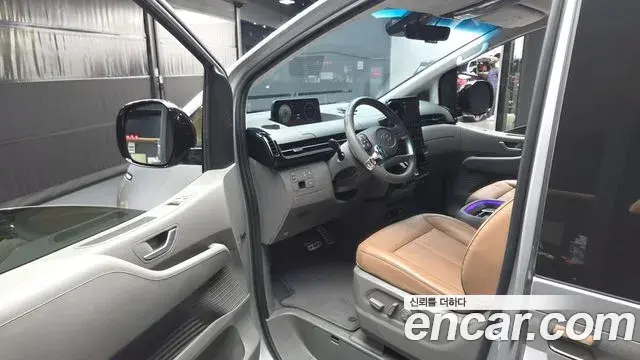 Hyundai Staria 2021 — Photo 31/33