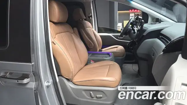 Hyundai Staria 2021 — Photo 13/33