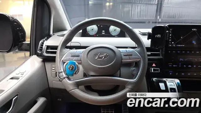 Hyundai Staria 2021 — Photo 14/33