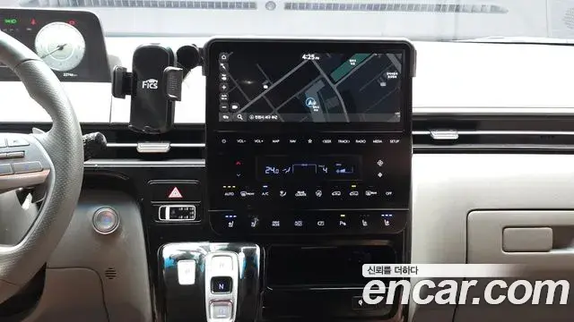 Hyundai Staria 2021 — Photo 25/33